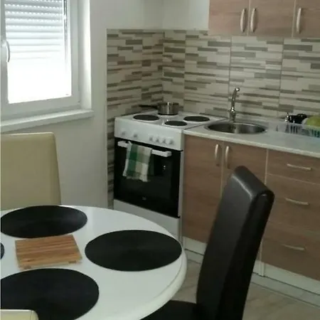 Zoa Apartament *